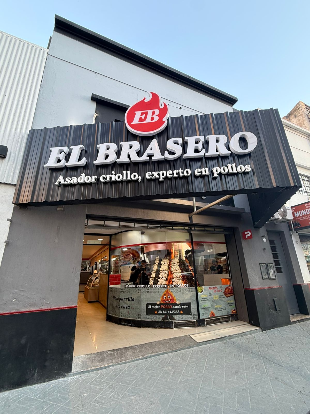 Frente del local de El Brasero